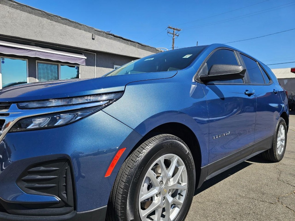 Chevrolet Equinox Vehicle Full-screen Gallery Image 10