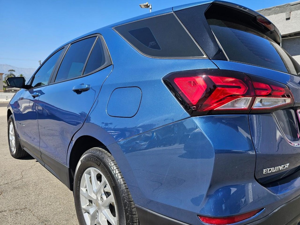 Chevrolet Equinox Vehicle Full-screen Gallery Image 11