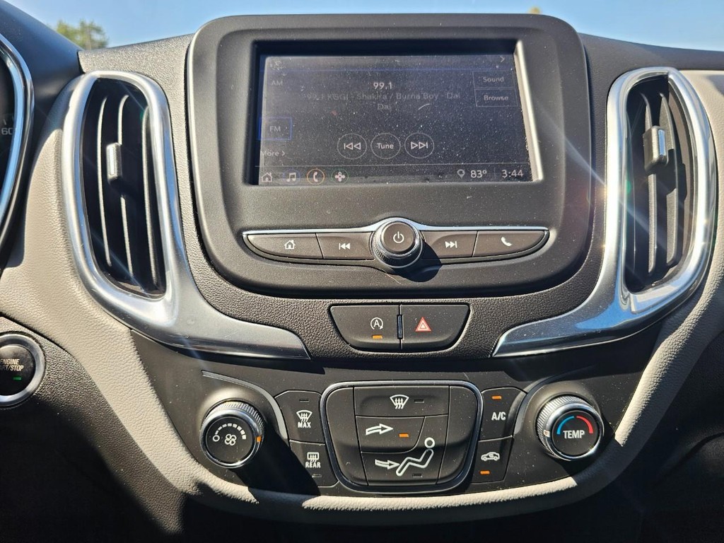 Chevrolet Equinox Vehicle Full-screen Gallery Image 21