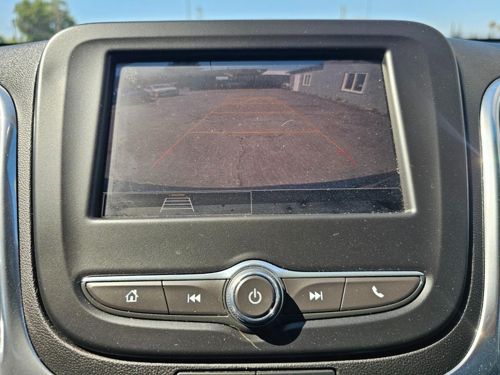 Chevrolet Equinox Vehicle Full-screen Gallery Image 22