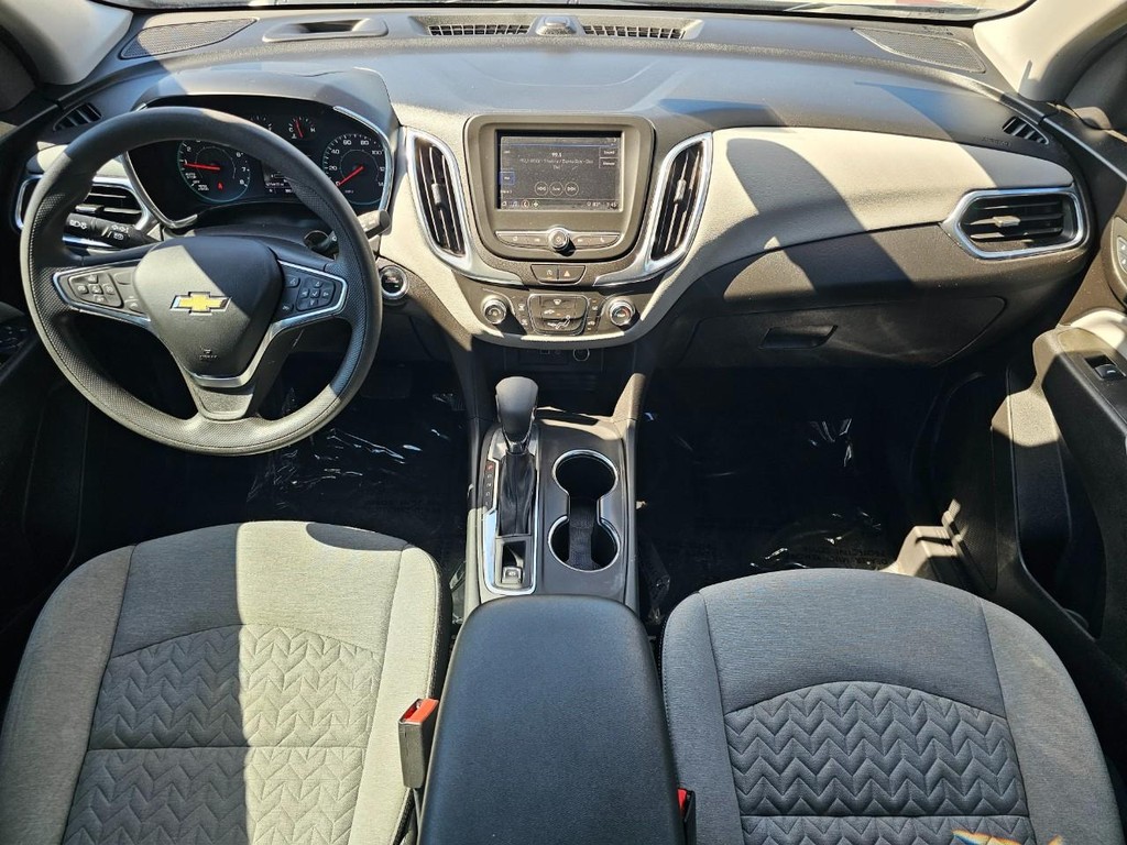 Chevrolet Equinox Vehicle Full-screen Gallery Image 25