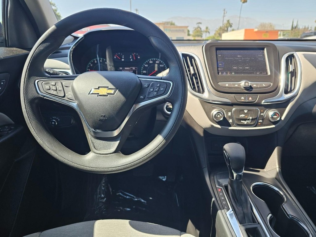 Chevrolet Equinox Vehicle Full-screen Gallery Image 26