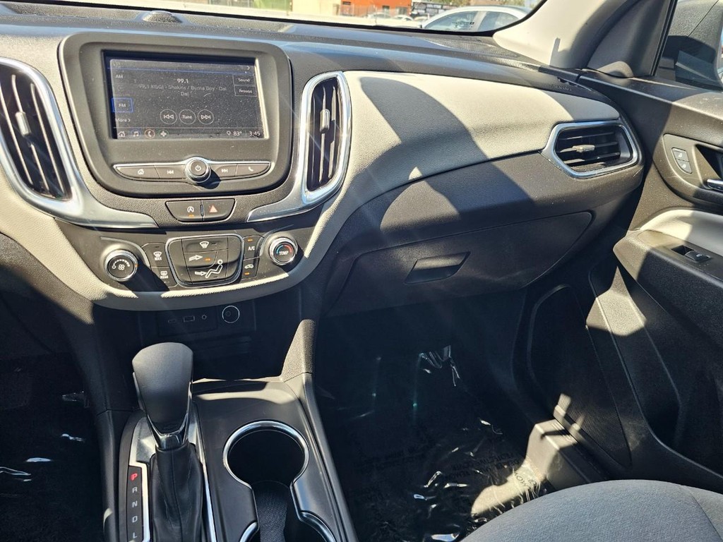 Chevrolet Equinox Vehicle Full-screen Gallery Image 29
