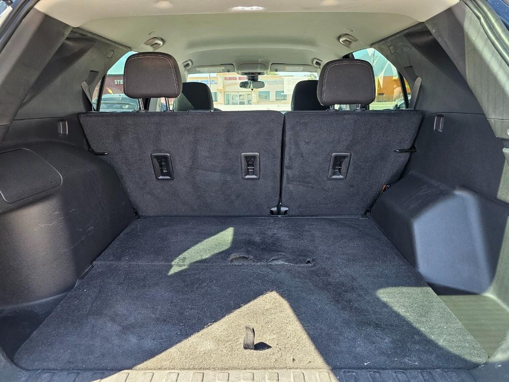 Chevrolet Equinox Vehicle Full-screen Gallery Image 32