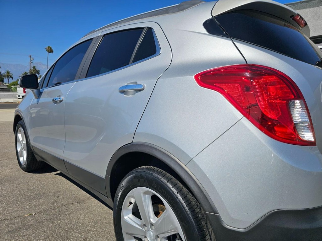 Buick Encore Vehicle Full-screen Gallery Image 11