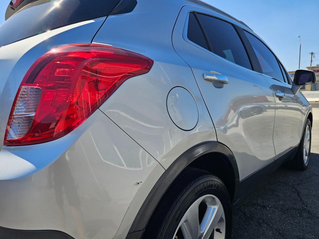 Buick Encore Vehicle Full-screen Gallery Image 12