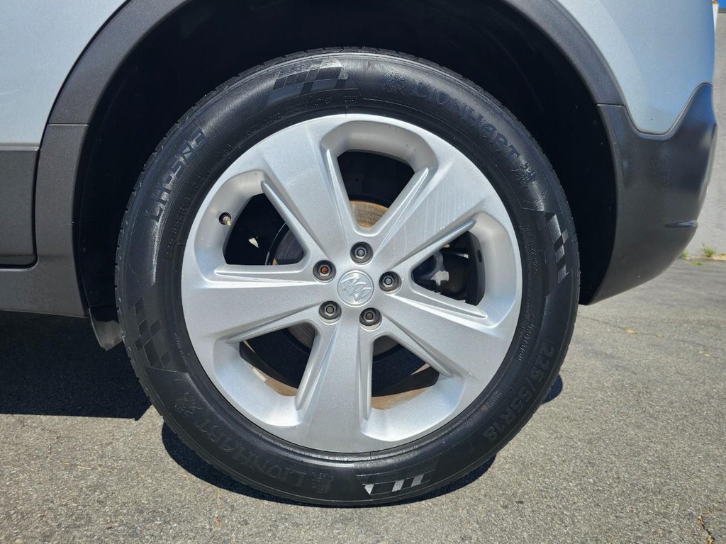 Buick Encore Vehicle Full-screen Gallery Image 14