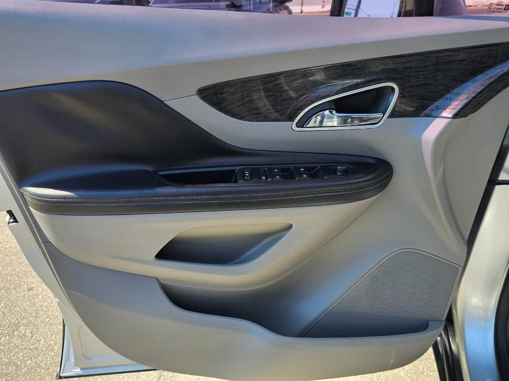 Buick Encore Vehicle Full-screen Gallery Image 15