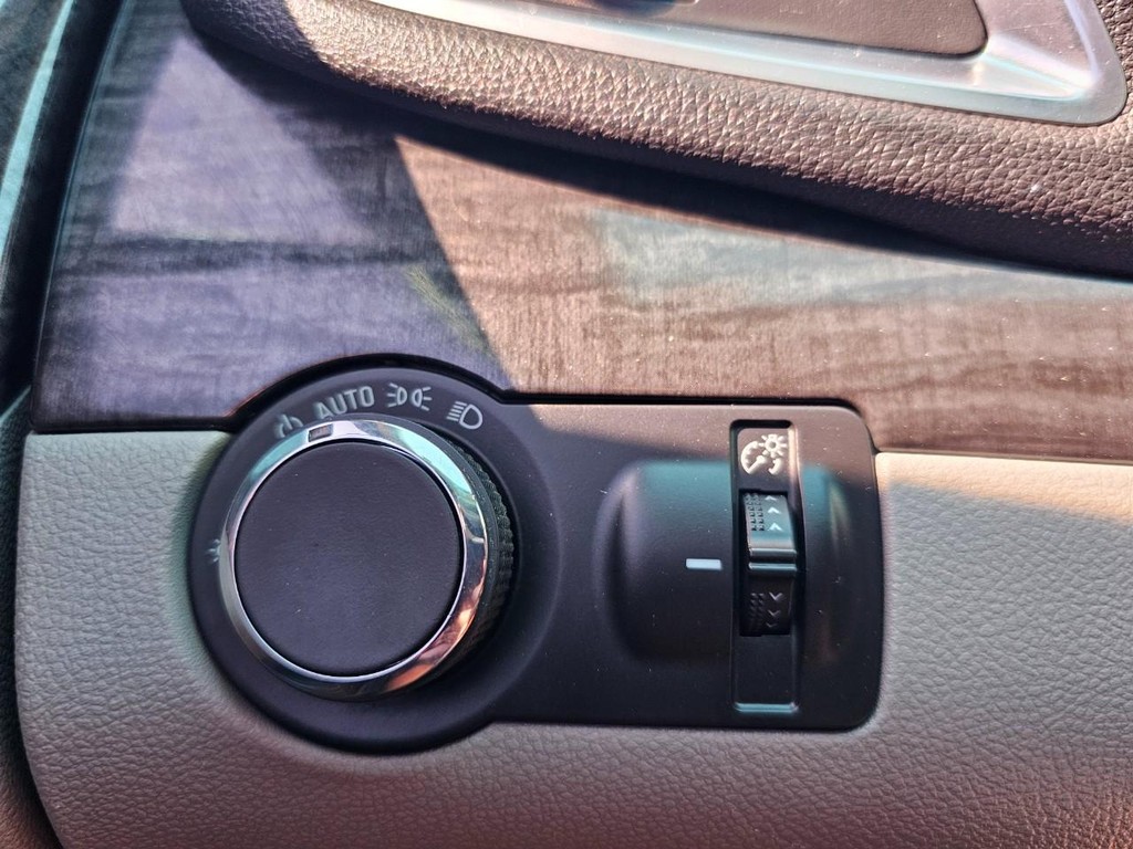 Buick Encore Vehicle Full-screen Gallery Image 17