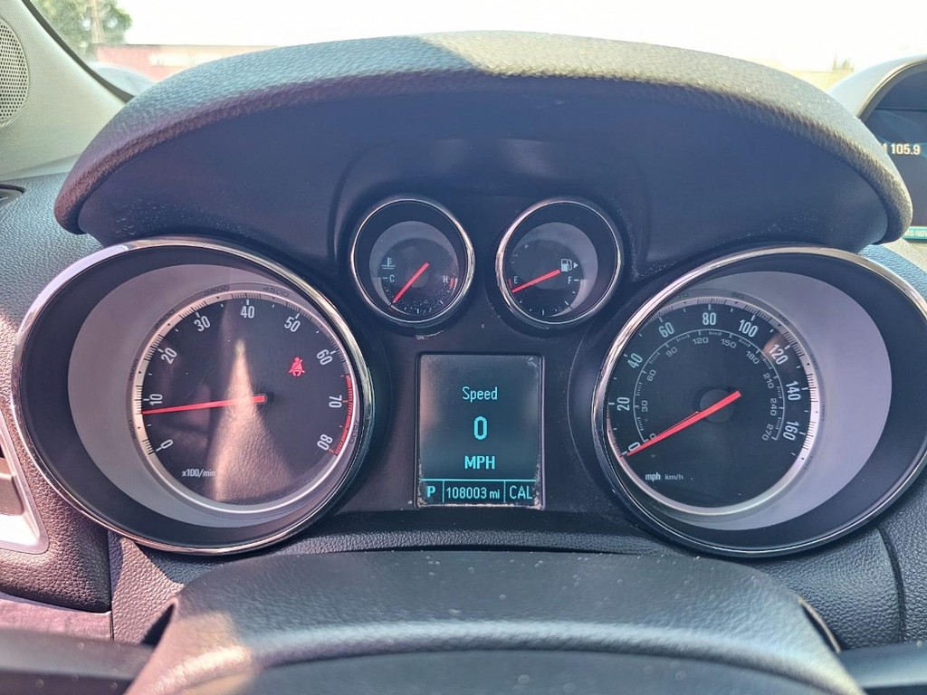 Buick Encore Vehicle Full-screen Gallery Image 18