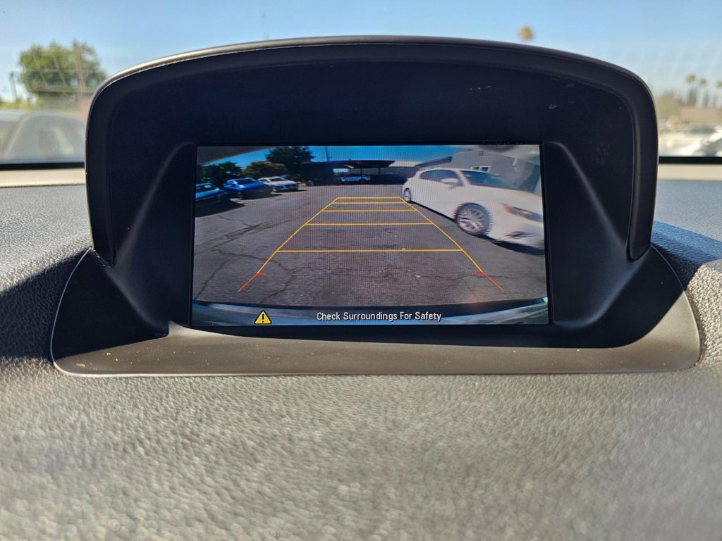 Buick Encore Vehicle Full-screen Gallery Image 22