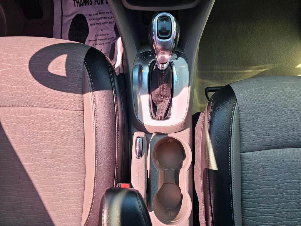 Buick Encore Vehicle Full-screen Gallery Image 30