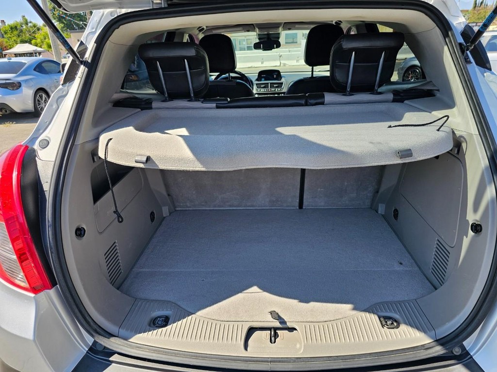Buick Encore Vehicle Full-screen Gallery Image 32