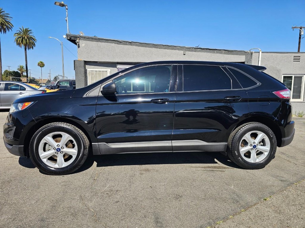Ford Edge Vehicle Full-screen Gallery Image 2