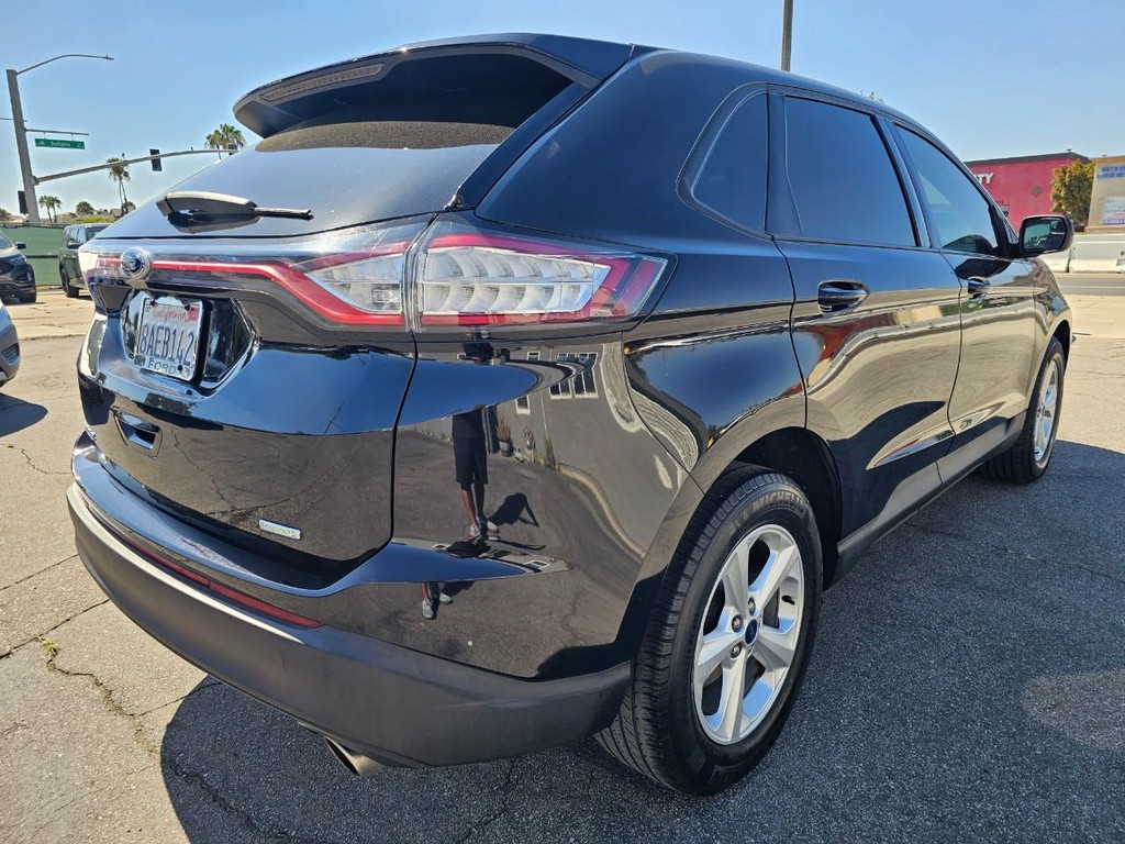 Ford Edge Vehicle Full-screen Gallery Image 5