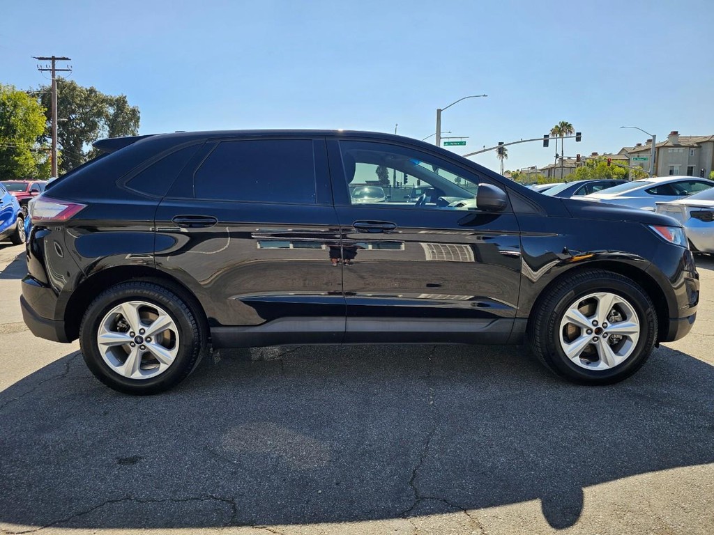 Ford Edge Vehicle Full-screen Gallery Image 6