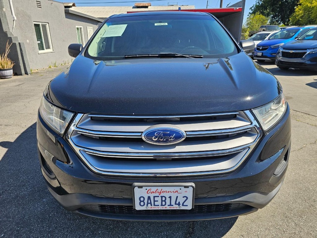 Ford Edge Vehicle Full-screen Gallery Image 8
