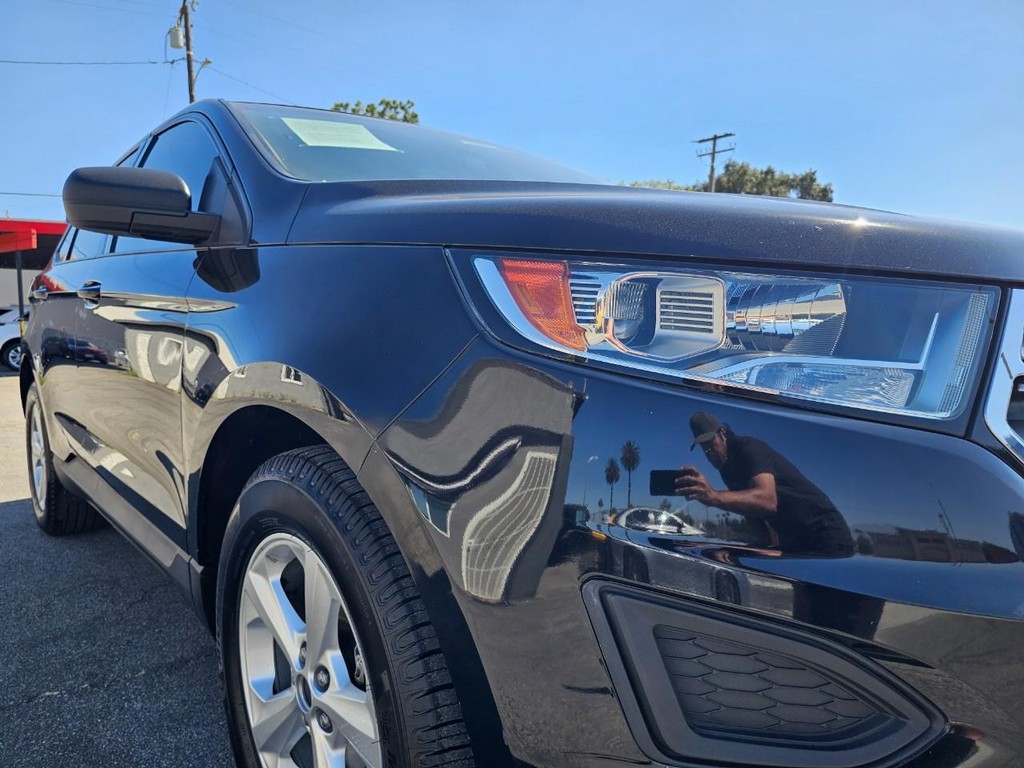 Ford Edge Vehicle Full-screen Gallery Image 9