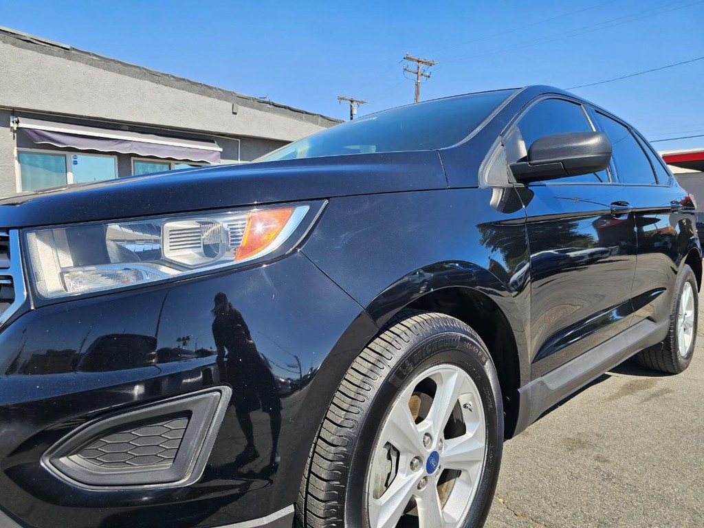 Ford Edge Vehicle Full-screen Gallery Image 10