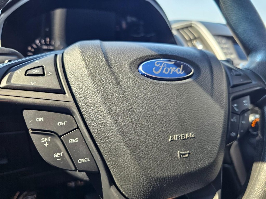 Ford Edge Vehicle Full-screen Gallery Image 19