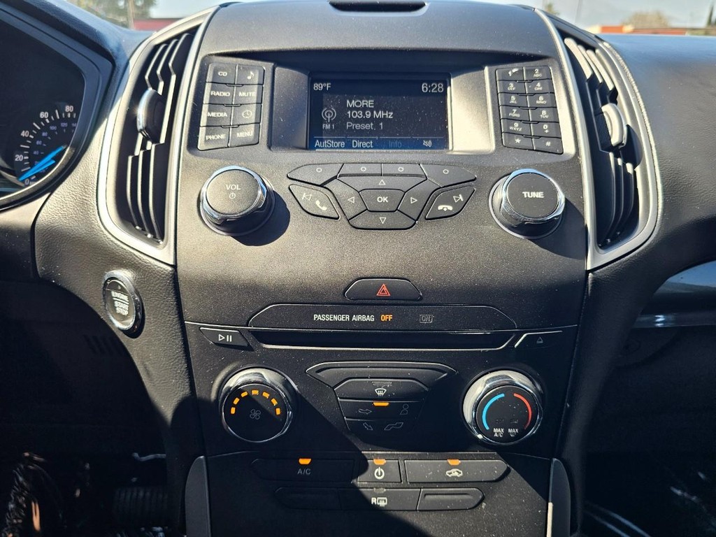 Ford Edge Vehicle Full-screen Gallery Image 22