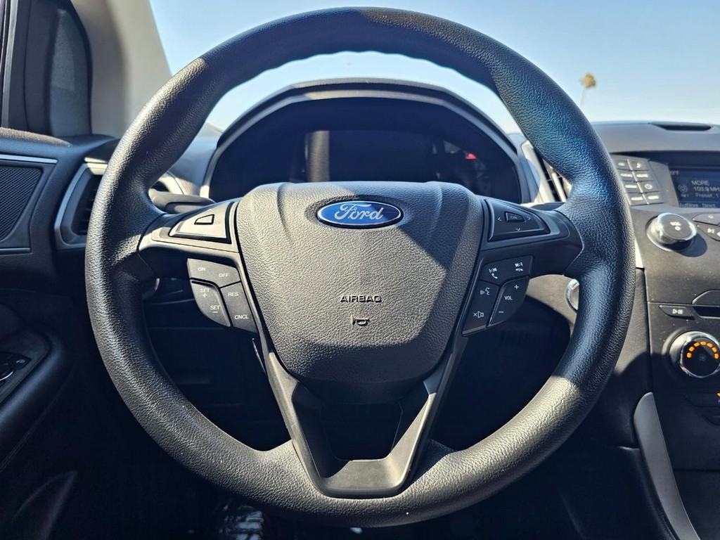 Ford Edge Vehicle Full-screen Gallery Image 28