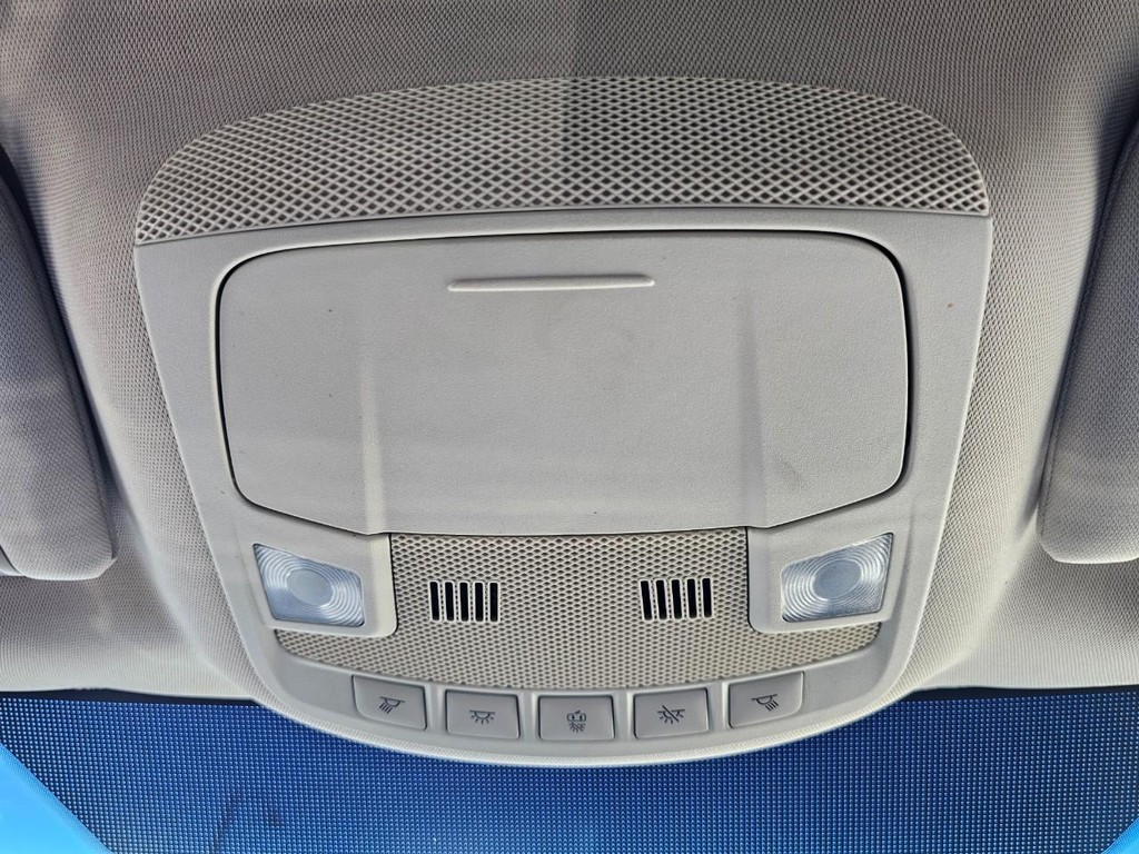 Ford Edge Vehicle Full-screen Gallery Image 32