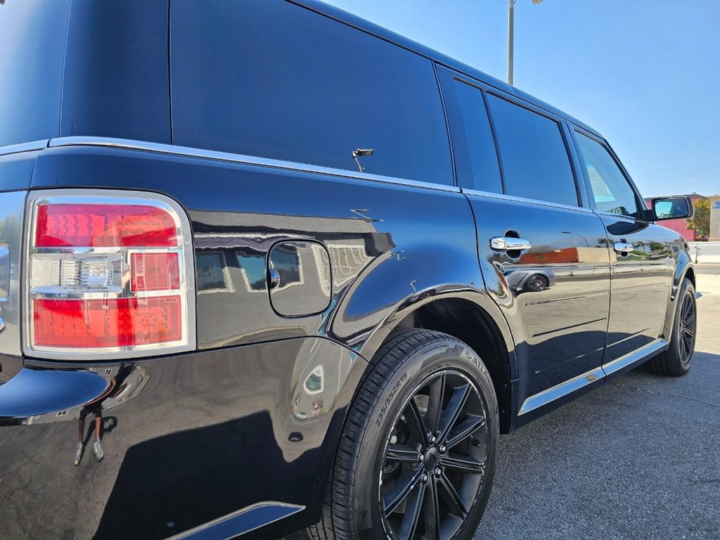 Ford Flex Vehicle Full-screen Gallery Image 12