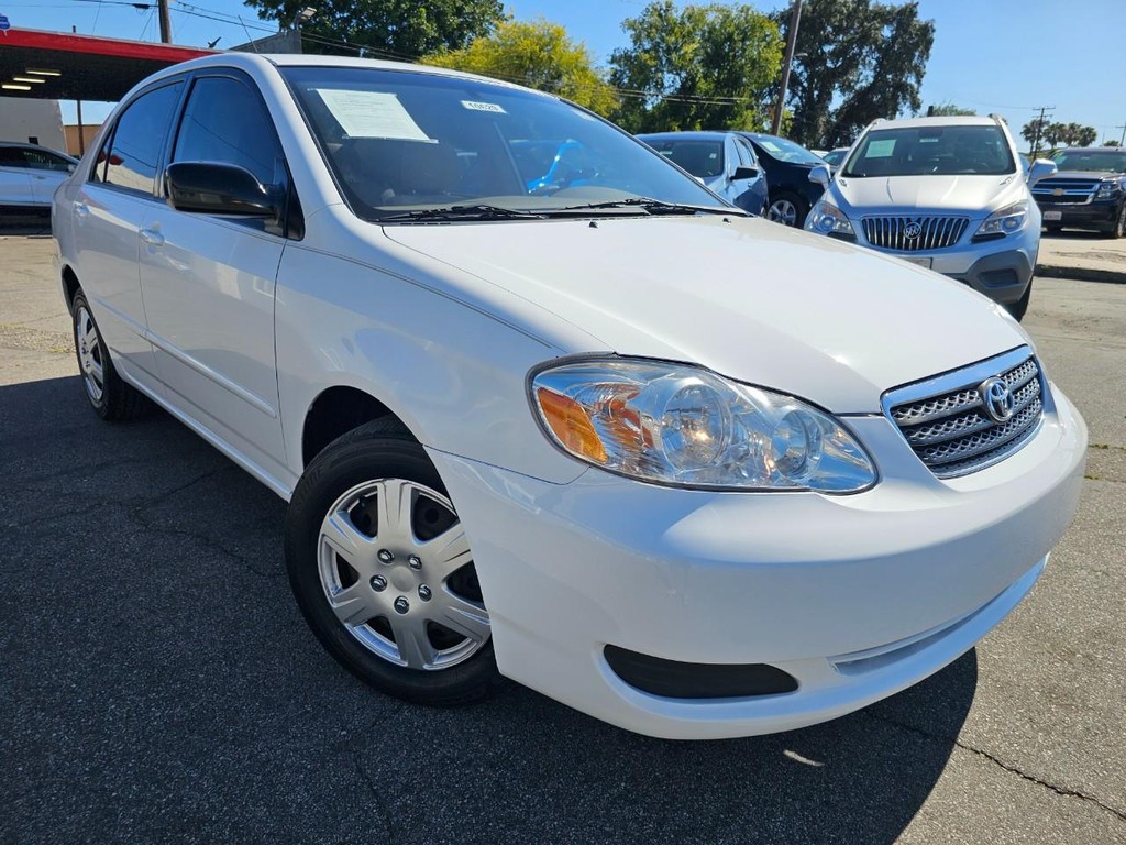 Toyota Corolla Vehicle Full-screen Gallery Image 7
