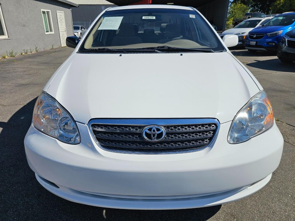 Toyota Corolla Vehicle Full-screen Gallery Image 8