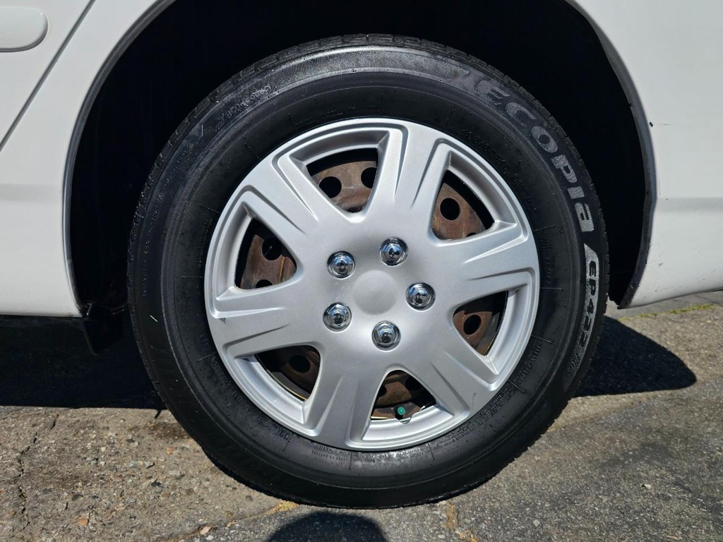 Toyota Corolla Vehicle Full-screen Gallery Image 13