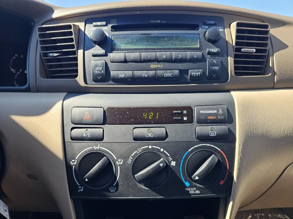 Toyota Corolla Vehicle Full-screen Gallery Image 18