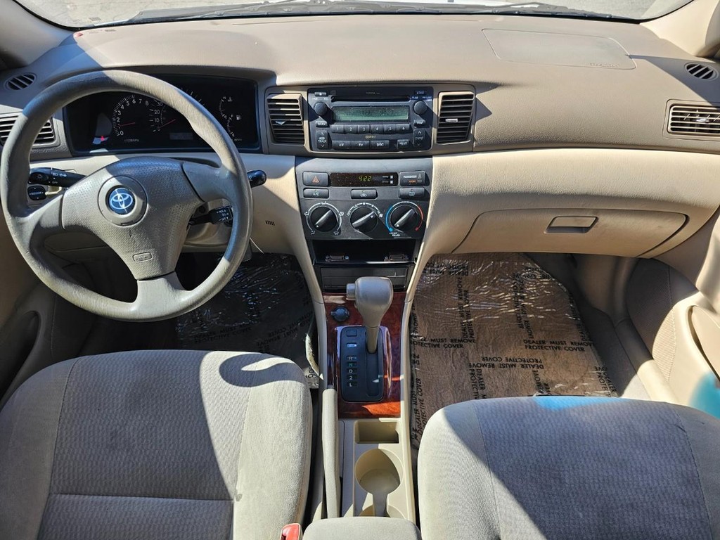 Toyota Corolla Vehicle Full-screen Gallery Image 21