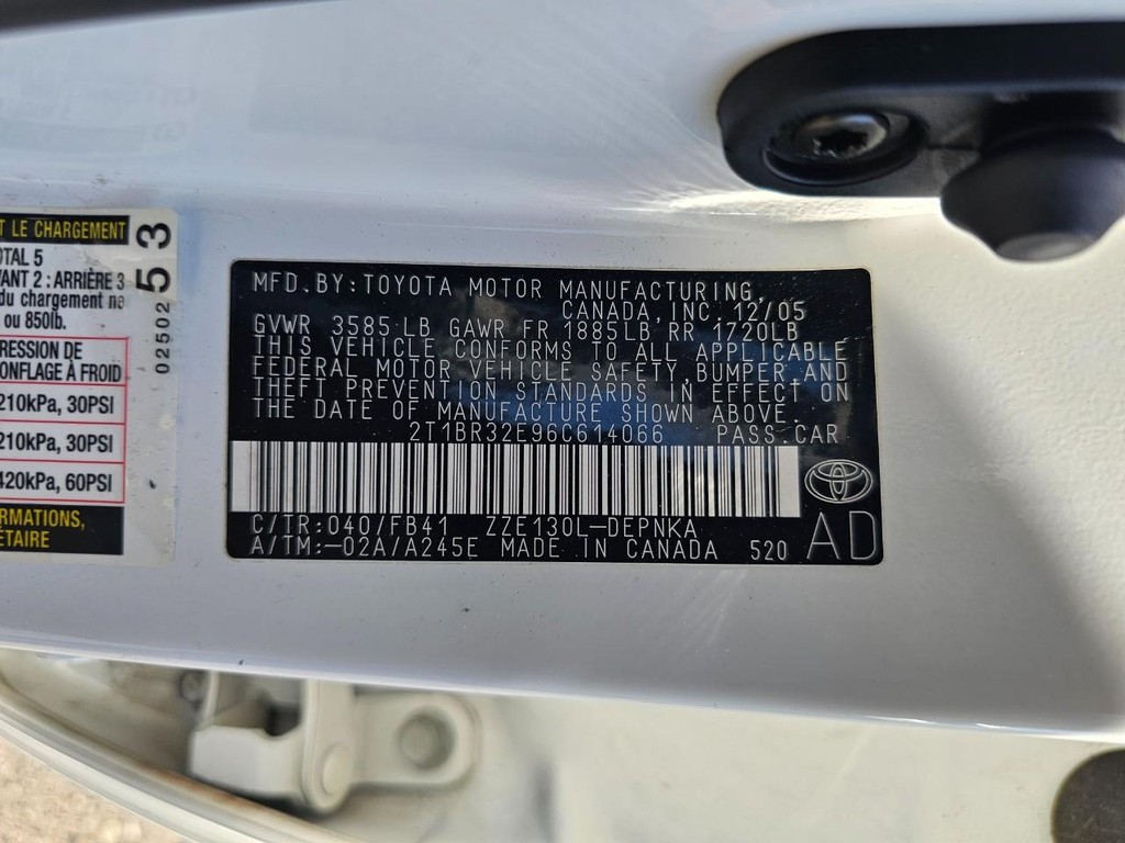 Toyota Corolla Vehicle Full-screen Gallery Image 30