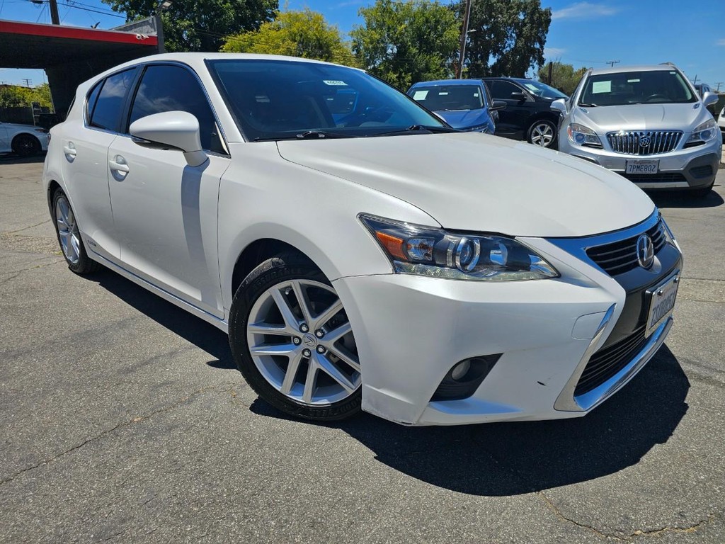 Lexus CT 200h Vehicle Full-screen Gallery Image 7