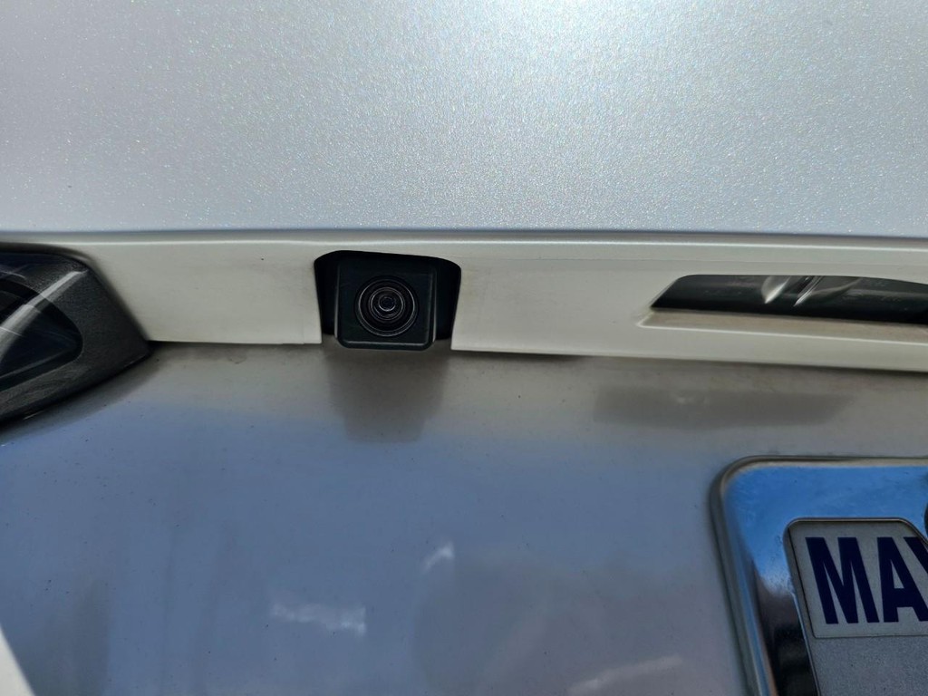 Lexus CT 200h Vehicle Full-screen Gallery Image 14