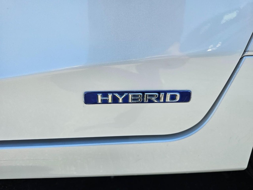 Lexus CT 200h Vehicle Full-screen Gallery Image 17