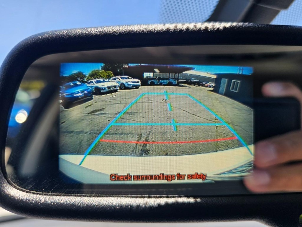 Lexus CT 200h Vehicle Full-screen Gallery Image 23
