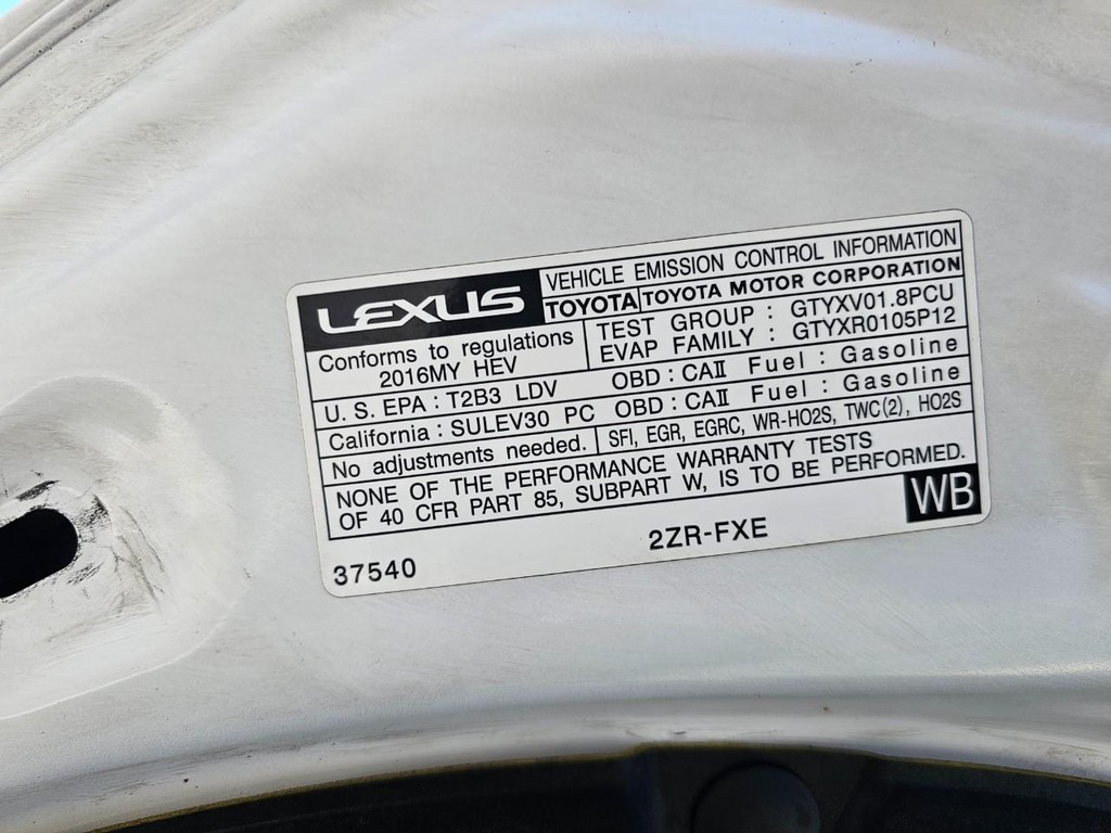 Lexus CT 200h Vehicle Full-screen Gallery Image 36