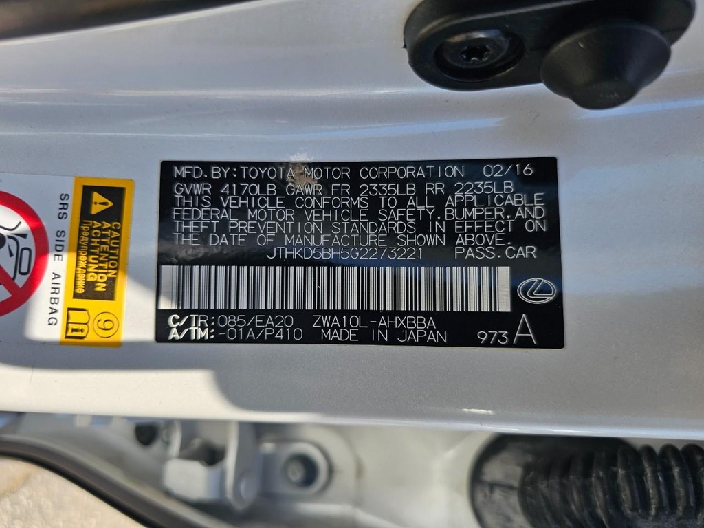 Lexus CT 200h Vehicle Full-screen Gallery Image 37