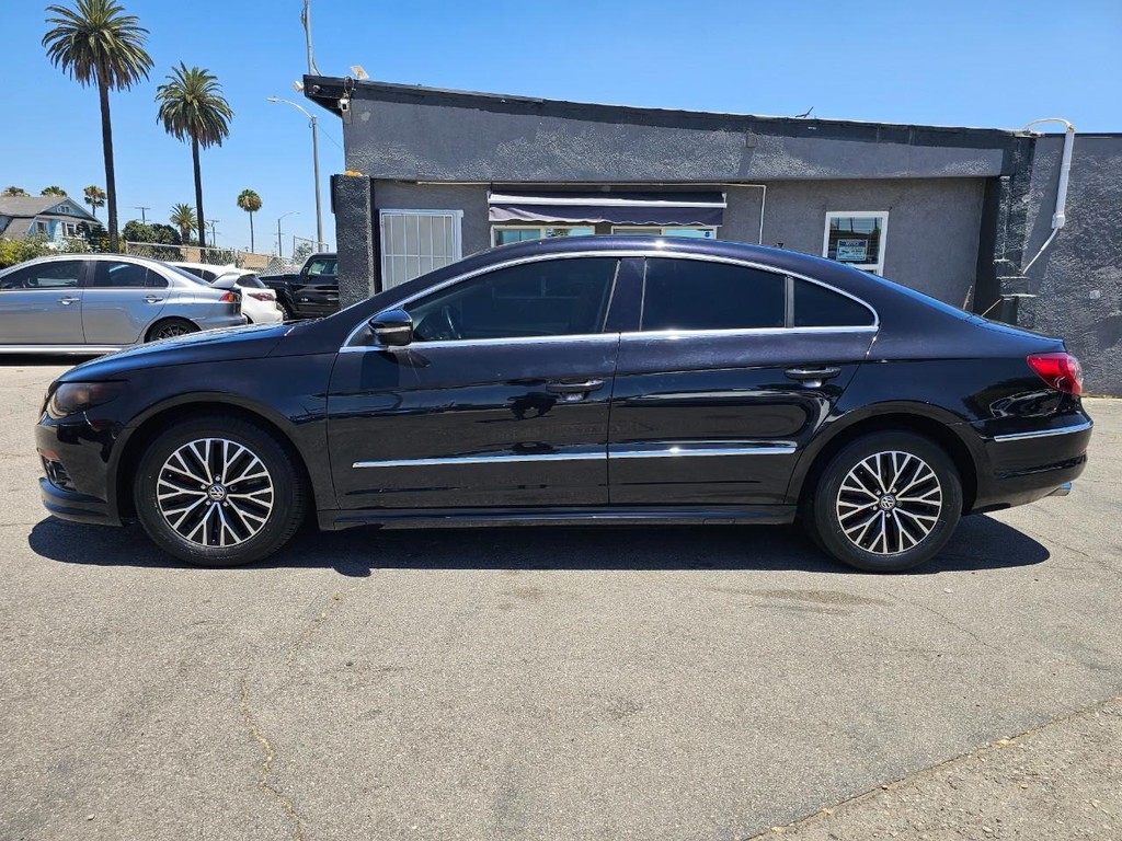 Volkswagen CC Vehicle Full-screen Gallery Image 3