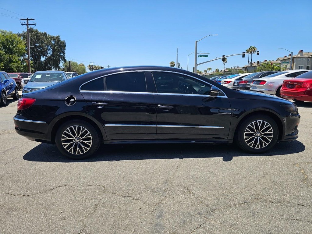 Volkswagen CC Vehicle Full-screen Gallery Image 7
