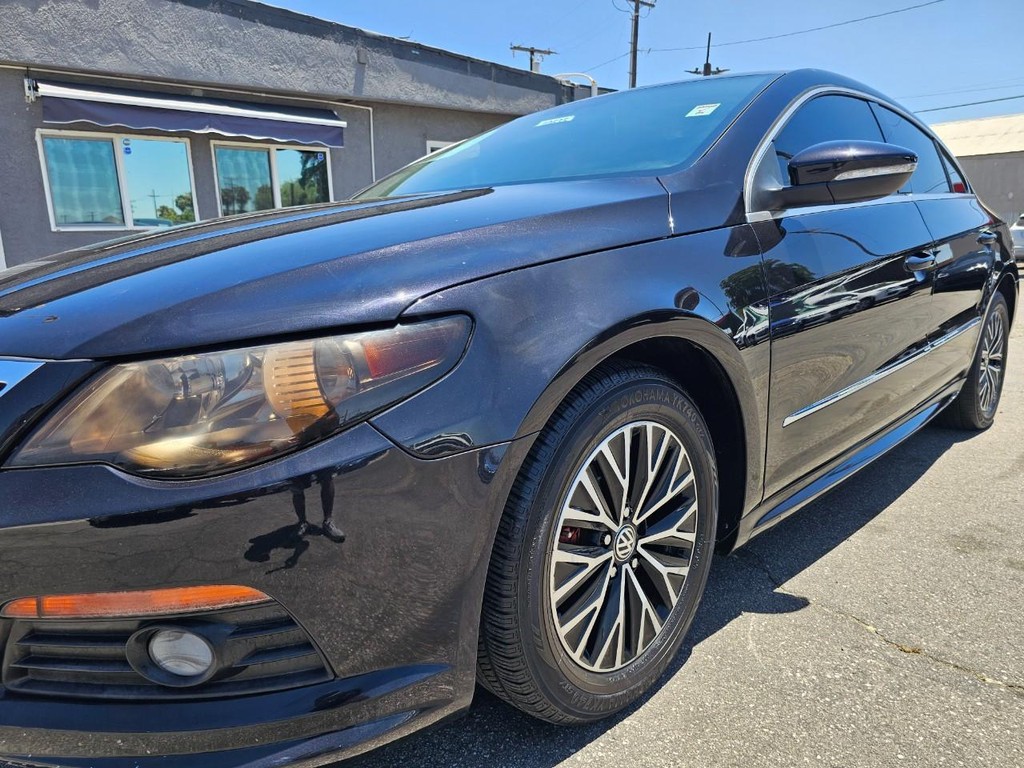 Volkswagen CC Vehicle Full-screen Gallery Image 11