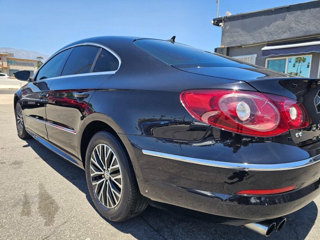 Volkswagen CC Vehicle Full-screen Gallery Image 12