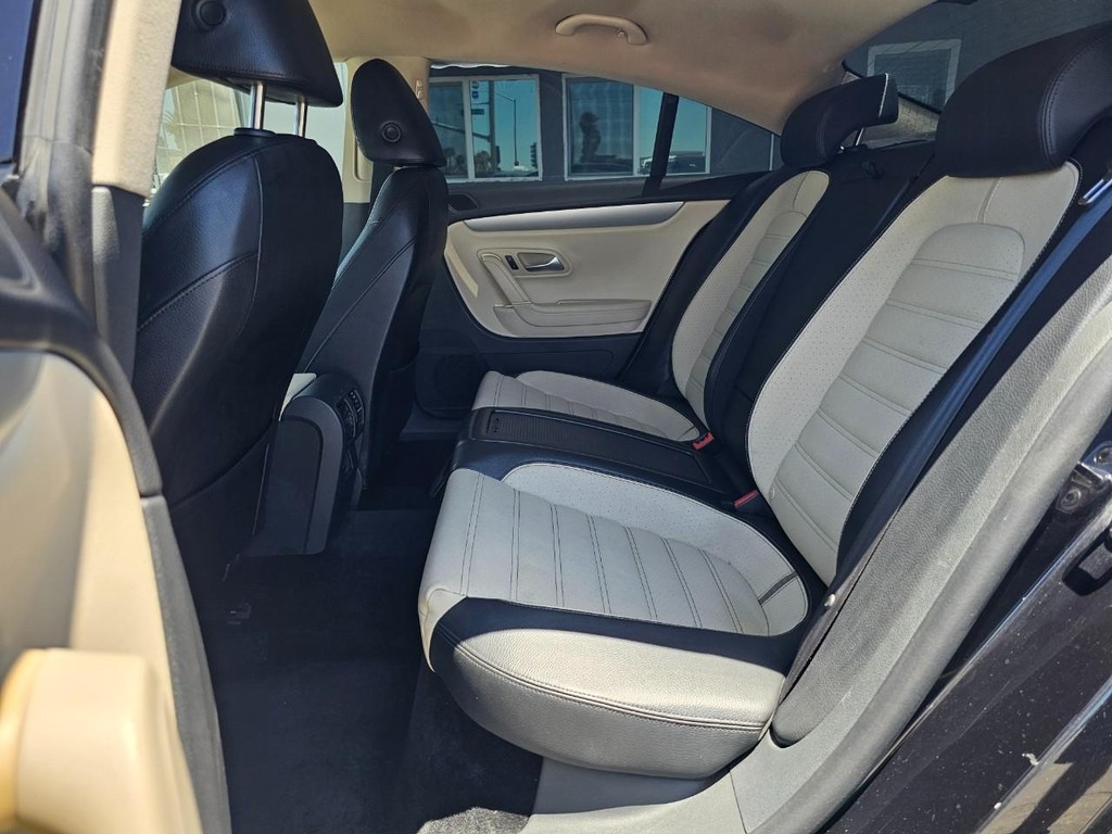 Volkswagen CC Vehicle Full-screen Gallery Image 20
