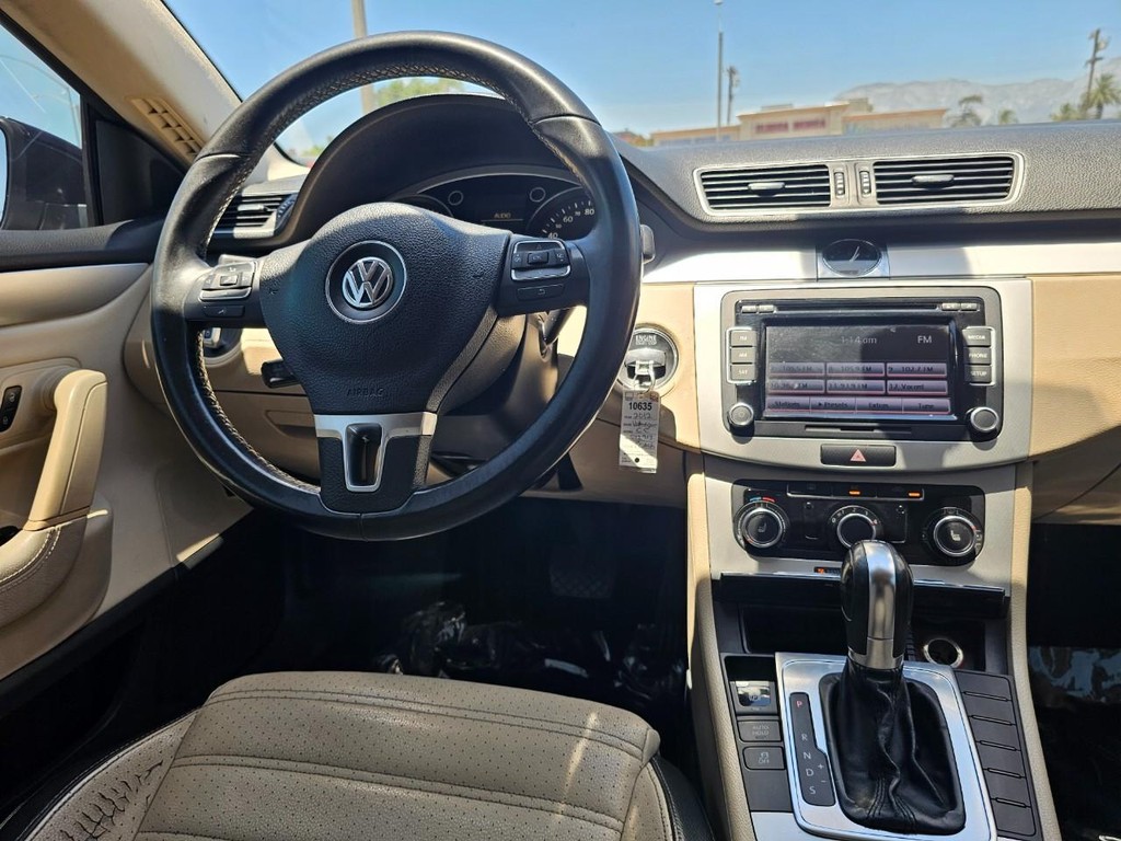 Volkswagen CC Vehicle Full-screen Gallery Image 22
