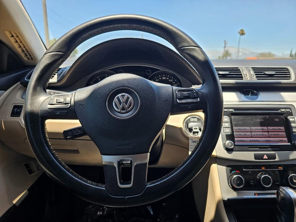 Volkswagen CC Vehicle Full-screen Gallery Image 25