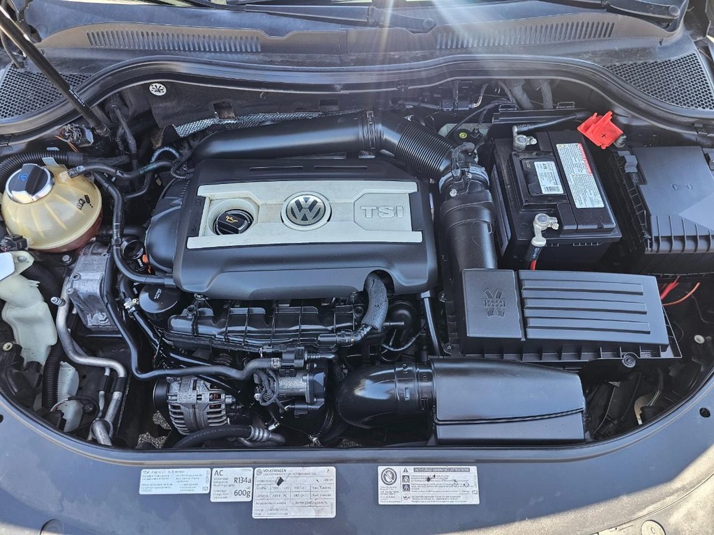 Volkswagen CC Vehicle Full-screen Gallery Image 29