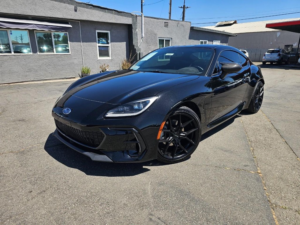 Subaru BRZ Vehicle Full-screen Gallery Image 2