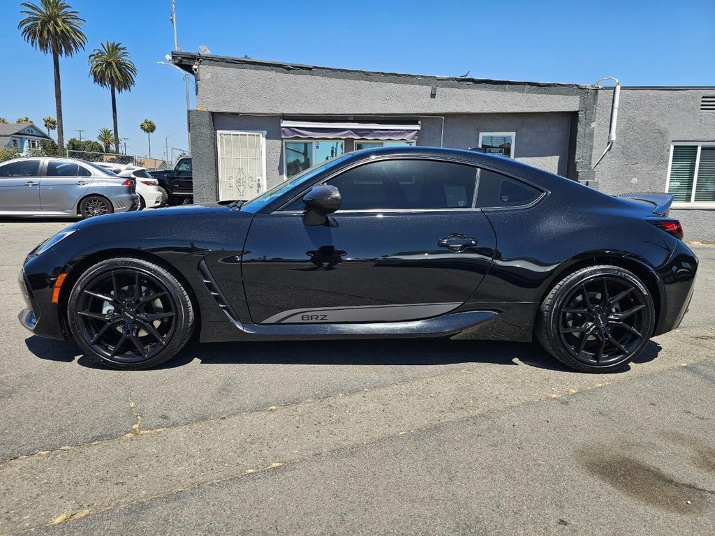 Subaru BRZ Vehicle Full-screen Gallery Image 3